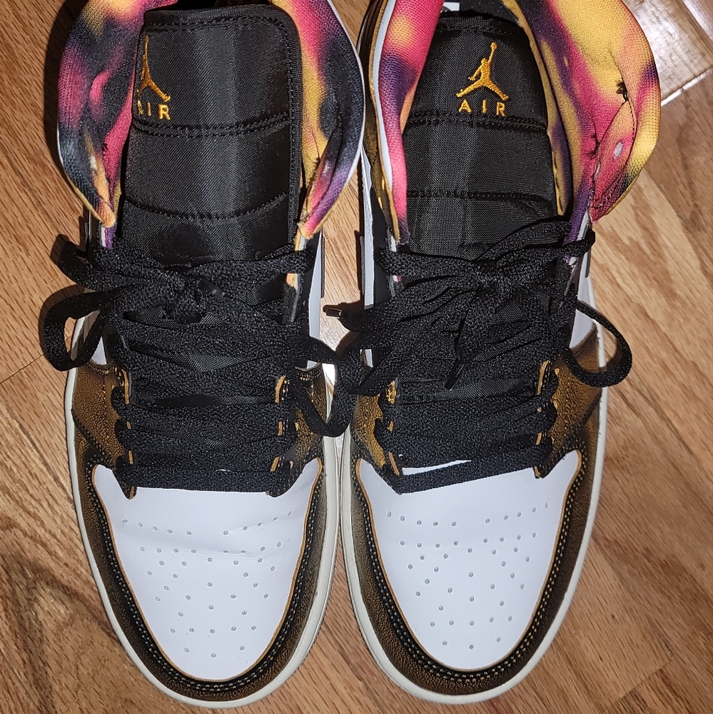 Authentic Jordan 1's Unisex Size: 12 W or 10.5 M - Picture 4 of 6